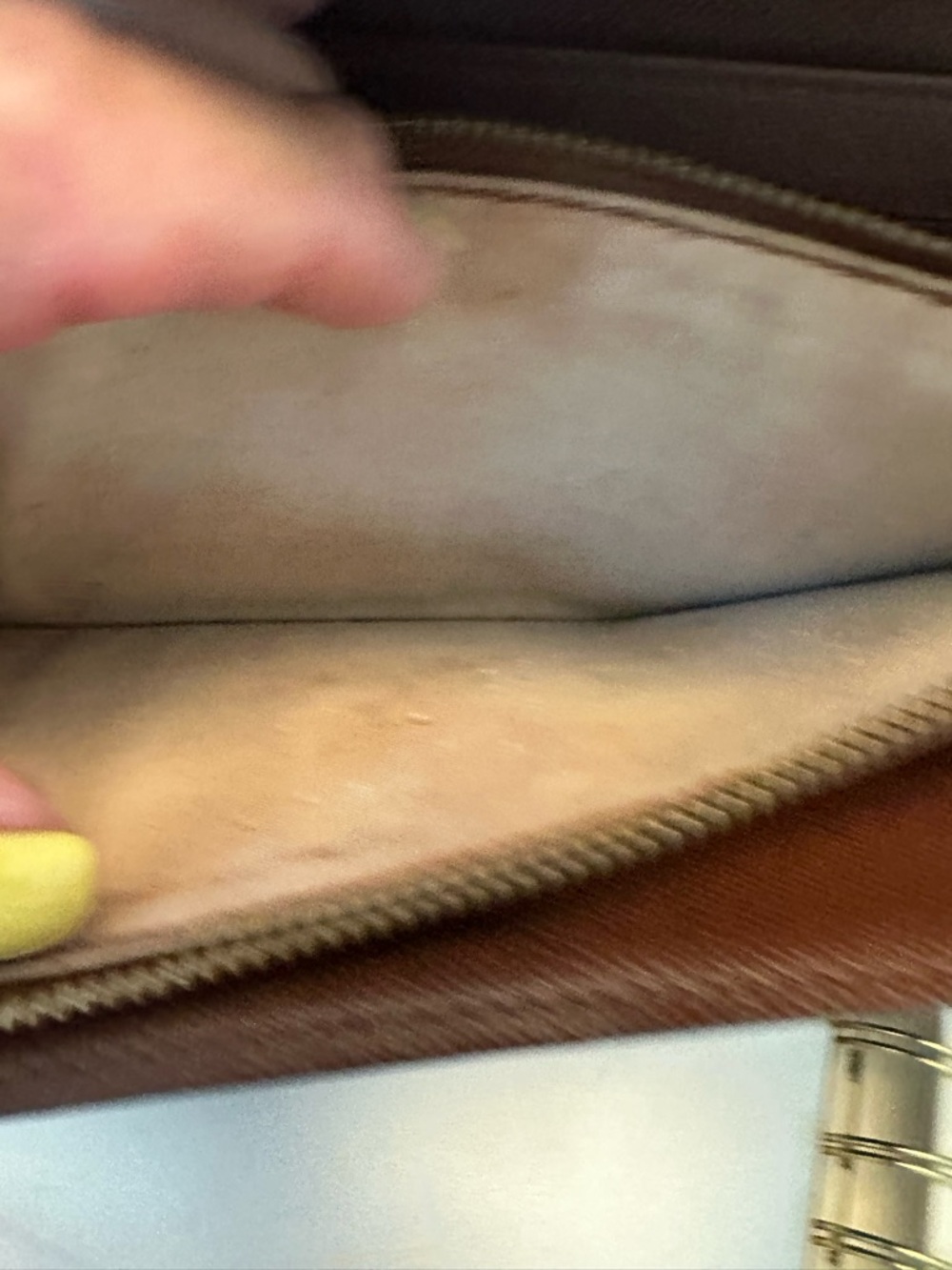 Louis Vuitton Monogram Sarah Wallet - Picture 4 of 7